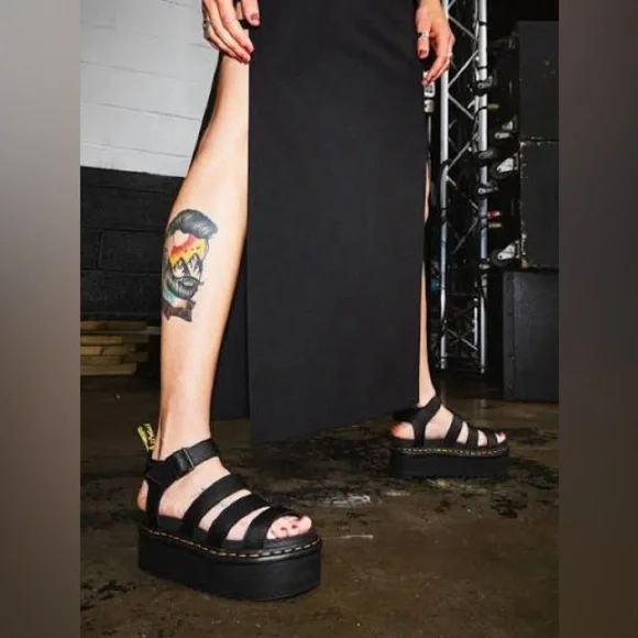 NEW Dr. Martens Pink and Black Blaire Quad Chunky Buckle Sandals Size Women's 9